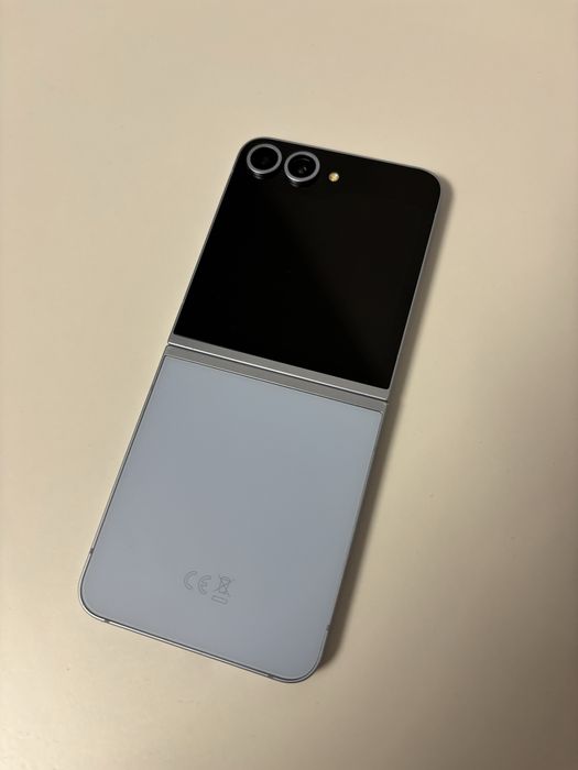 Samsung Z Flip 6