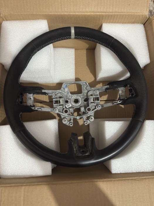 Volan ford mustang 2015-2017 alcantara + piele OEM