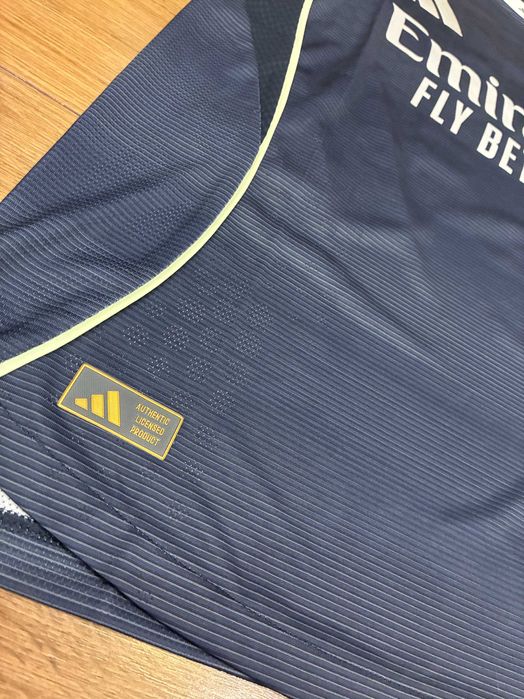 Аутентик екипи на Реал Мадрид 2024-2025