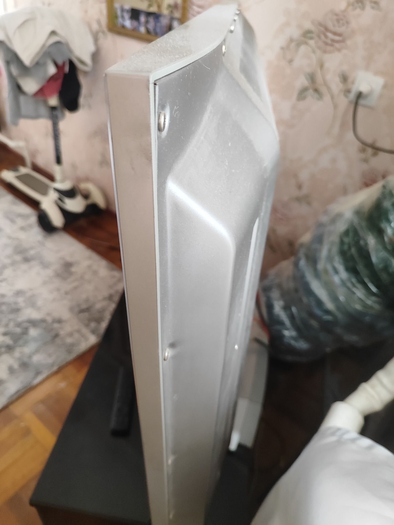 Телевизор LG фирменный