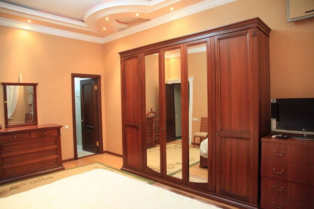 Продается дом 
Улица Никитина. 

2 сотки
180 кв.м