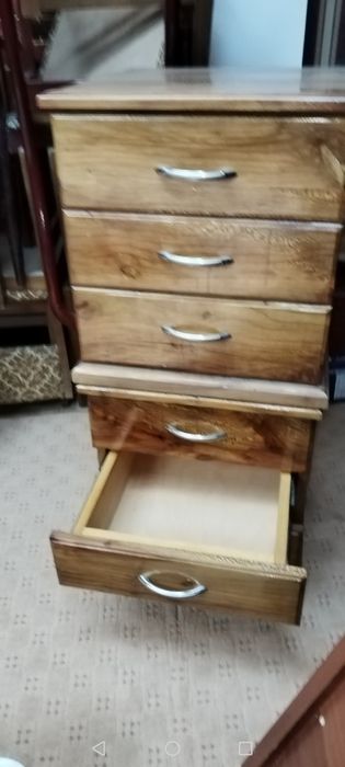 Тумбочка деревянная, 2 штуки, б/у в хорошем состоянии