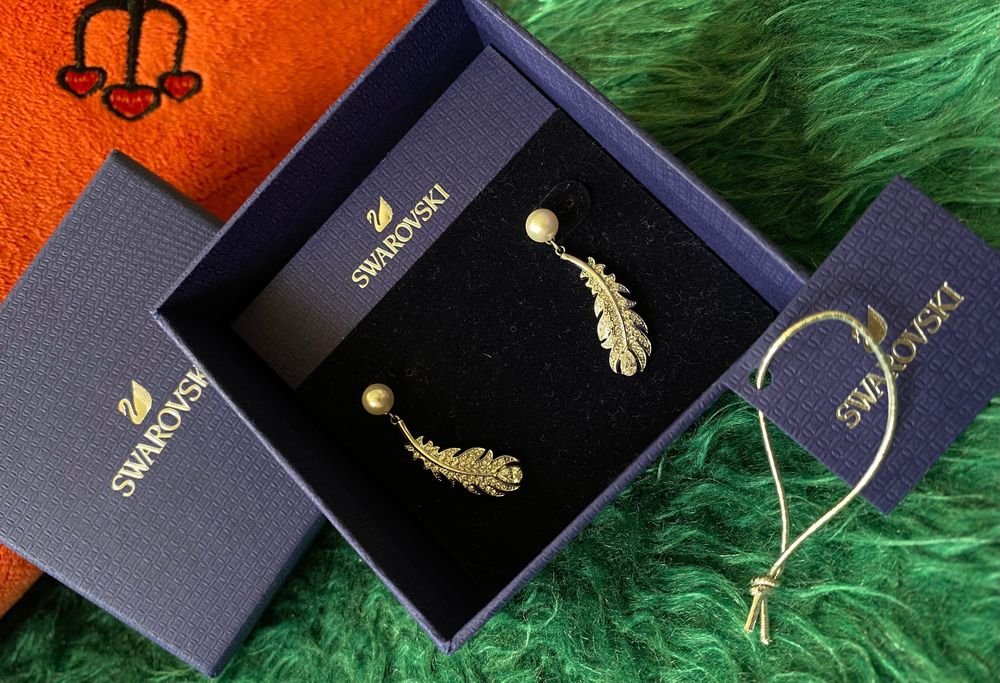 Обеци Swarovski,оригинални ,с кутия