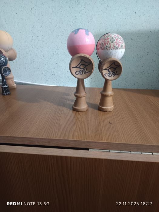 Kendama krom și Sweets oase semnate