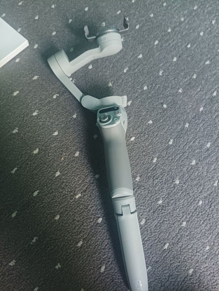 Osmo mobile Se stabilizatr  . Self,i video va boshqa narsalar uchun.
