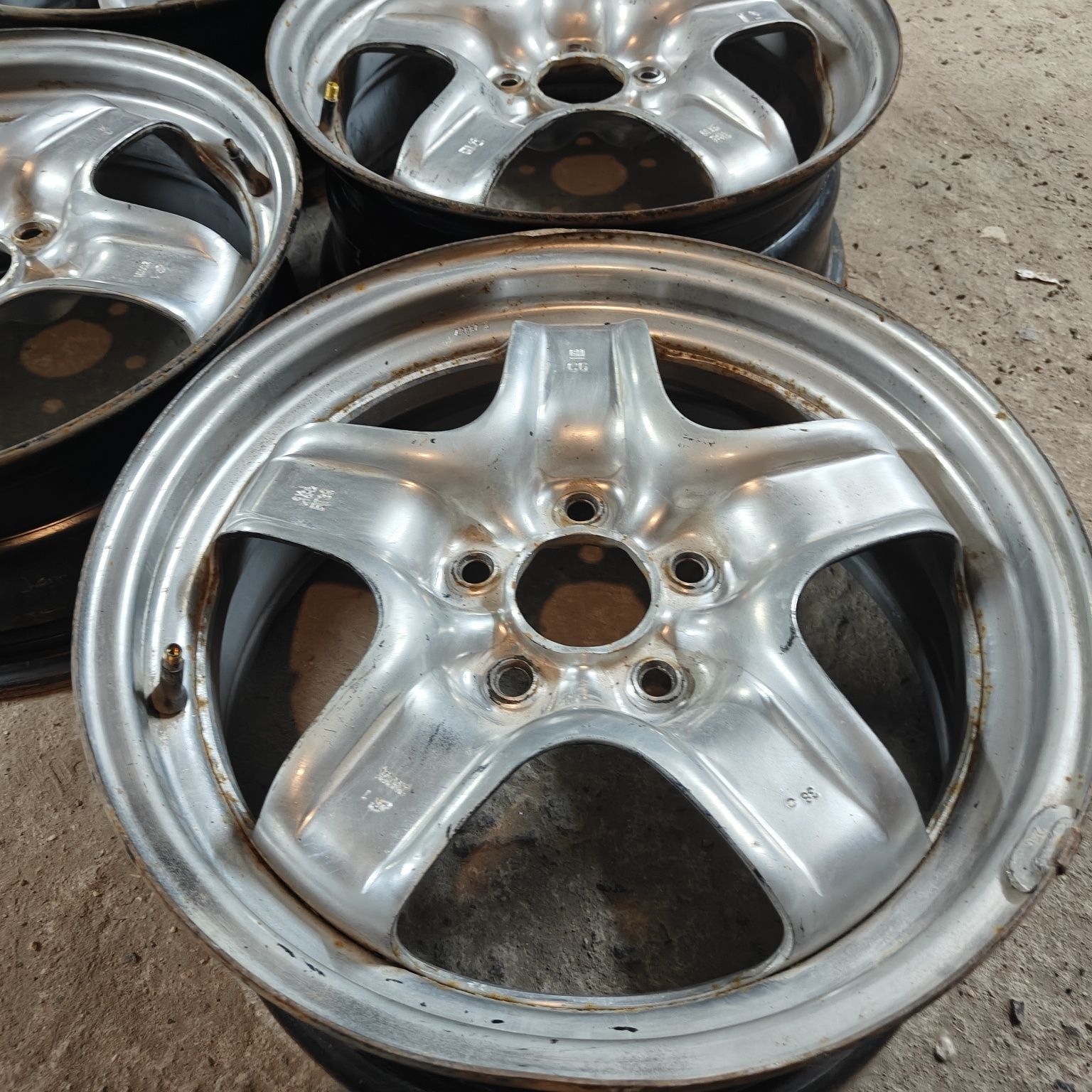 R16 PCD 5*110 Комплект штампованных дисков