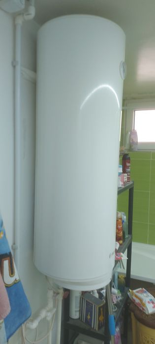 Vând boiler electric Bosch 75 l