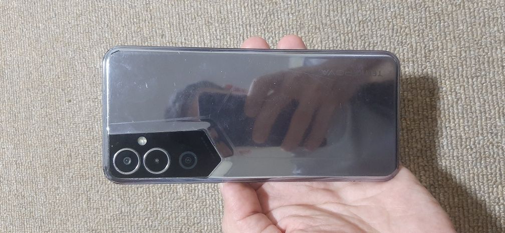 Tecno LG6n telefon