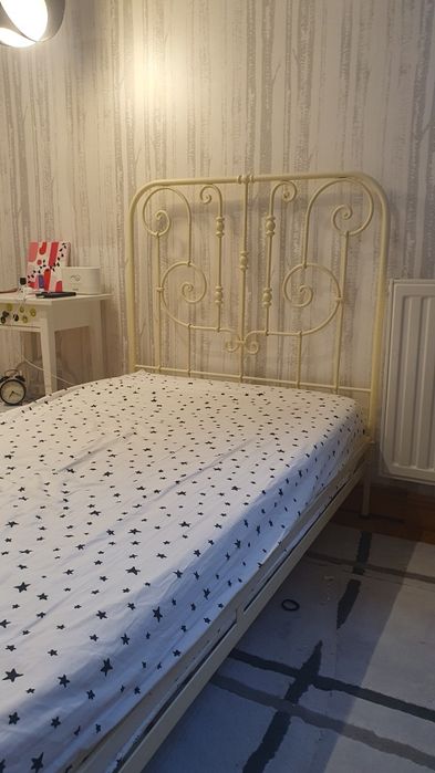 vand pat o persoana de fier forjat