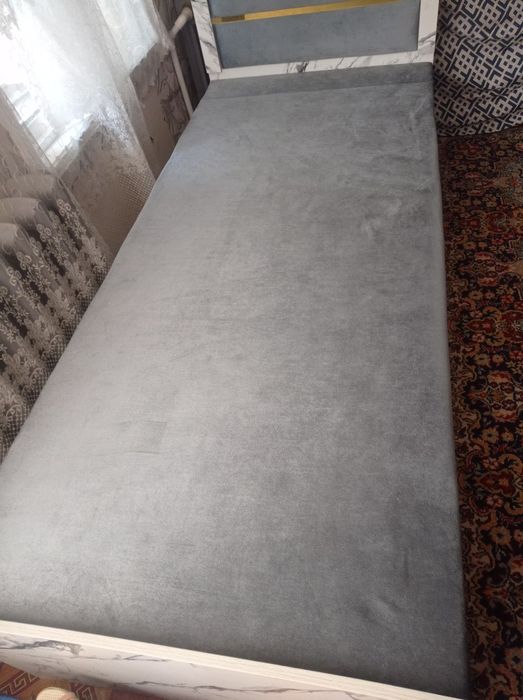 Диван почти новый