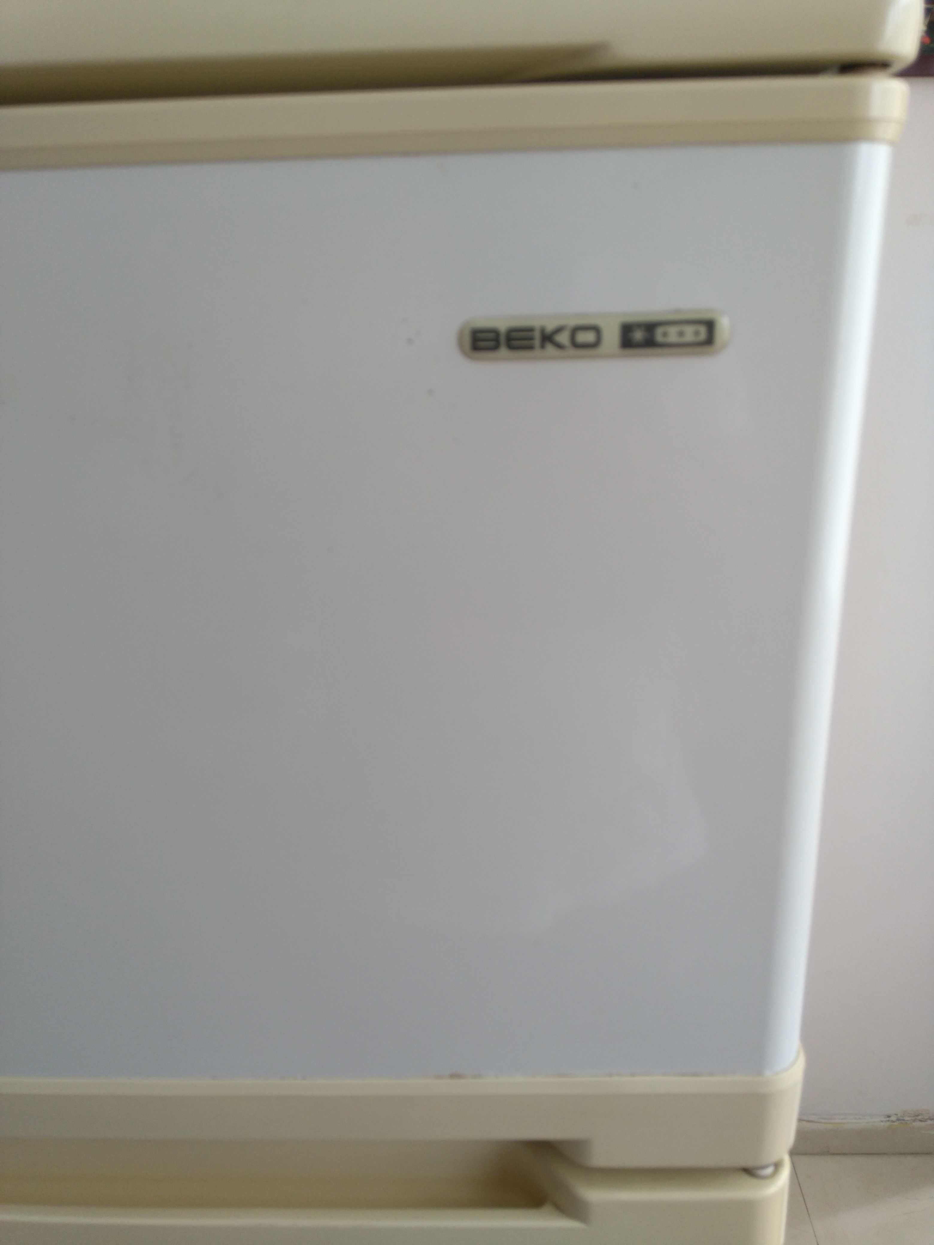 Хладилник Beko RRN2260 за ремонт, за части или за шкаф. Спешно!