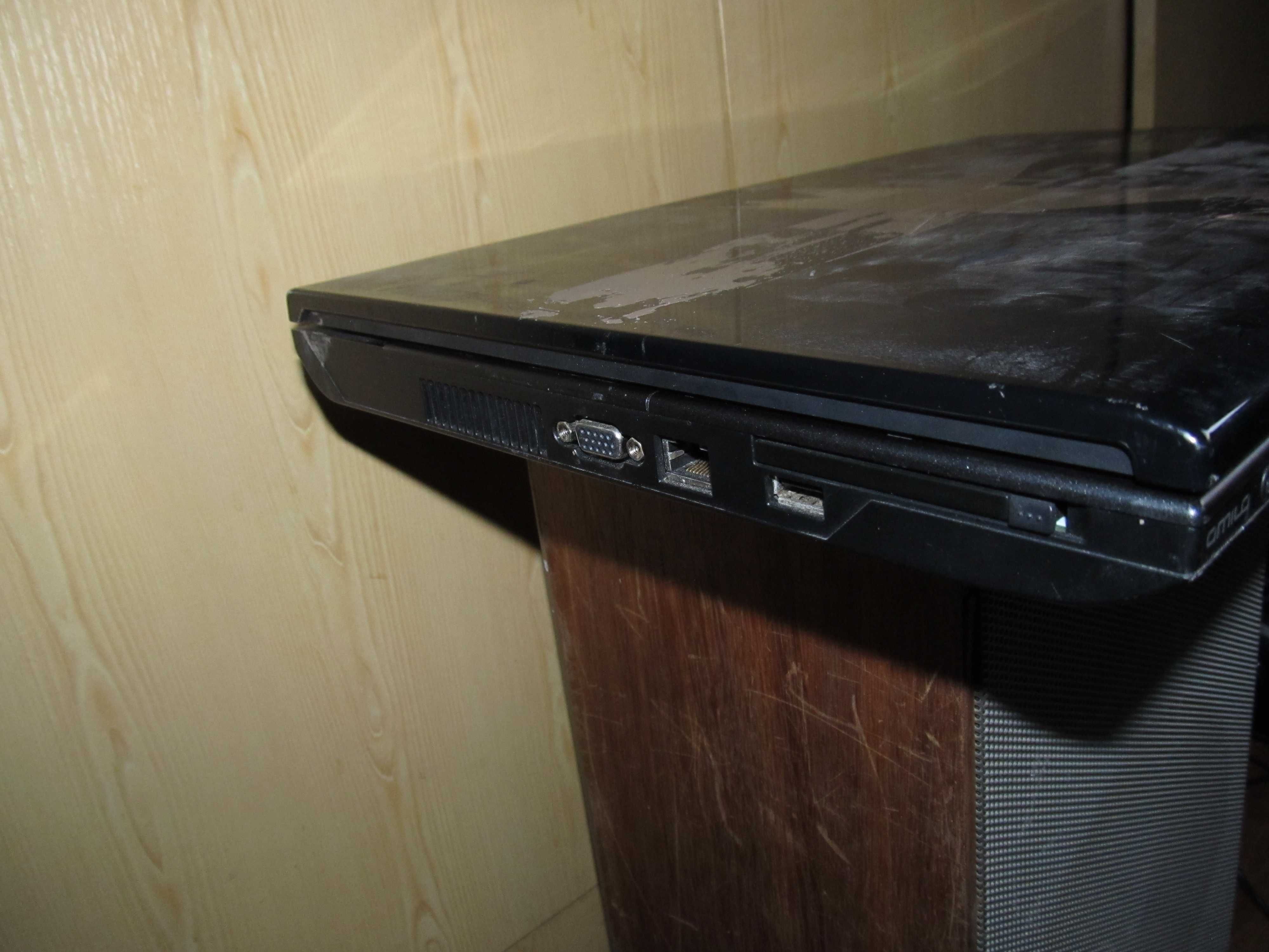 лаптоп fujitsu siemens 17 инча