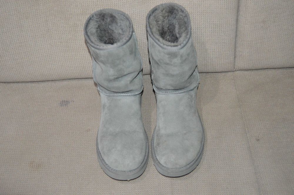 Cizme din piele UGG Mini Bailey Button II marime 41