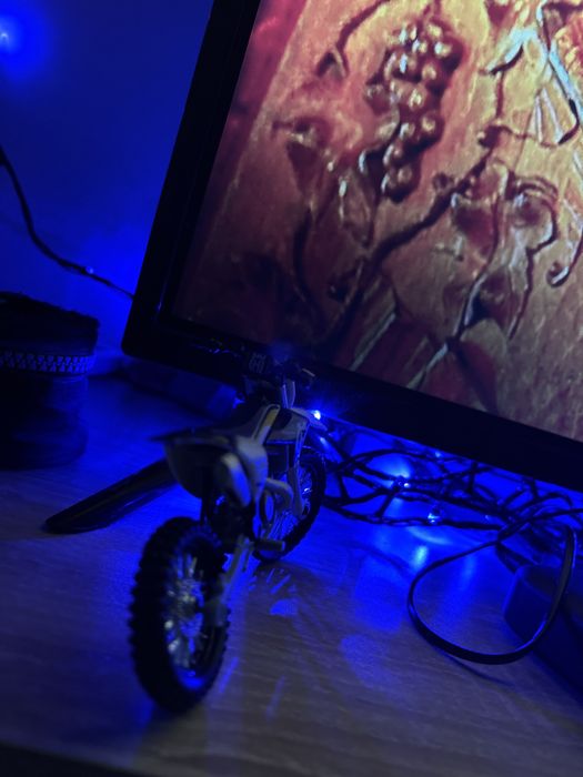 Играчка мотоциклет Husqvarna FC 450