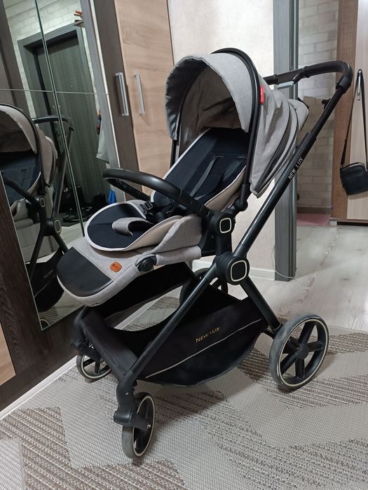 Коляска детская прогулочная