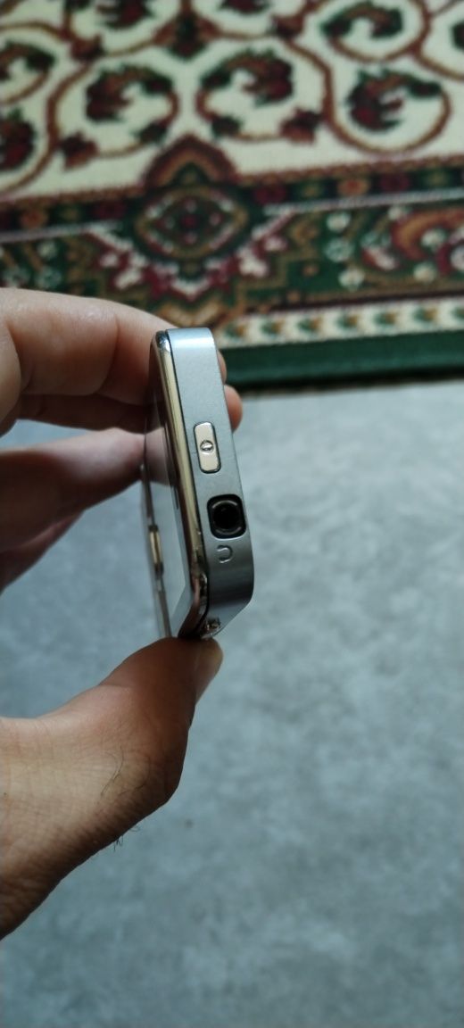 Продам сотовый телефон Nokia E52