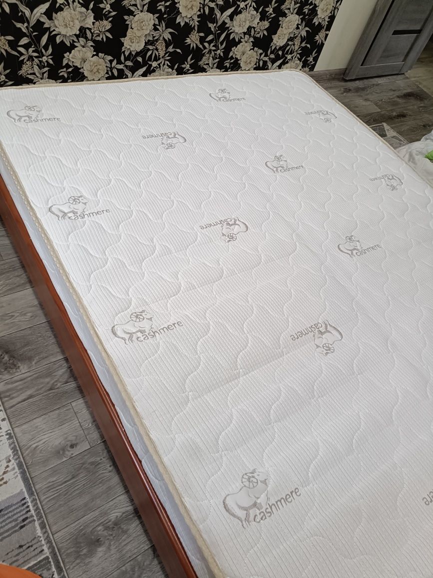 Продам матрас 160/200