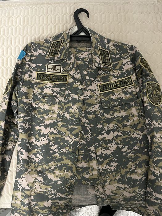 Форма военная материла веста ушитый хорошего качества надевал пару раз