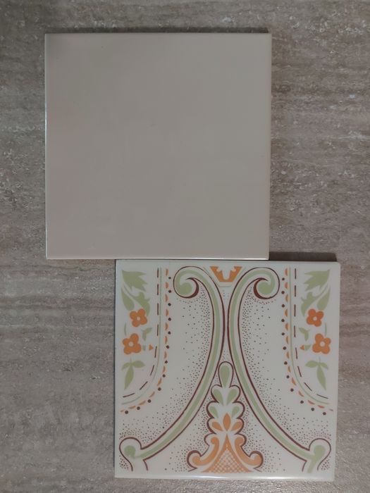 Фаянсови плочки, два модела 15/15 см- 0.30лв/бр