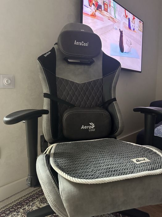 Продам игровое кресло