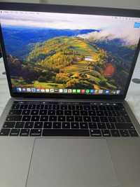 MacBook Pro 2018 Space Gray, 13 Inch, 8Gb RAM 256Gb SSD + Touchbar