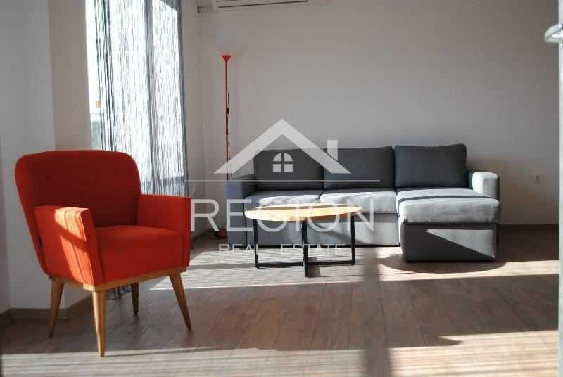 Дава се под наем Тристаен апартамент в Варна, Център - 100 кв.м за 510 € - Снимка #1