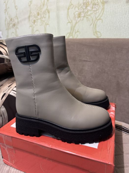 Новые зимние ботинки