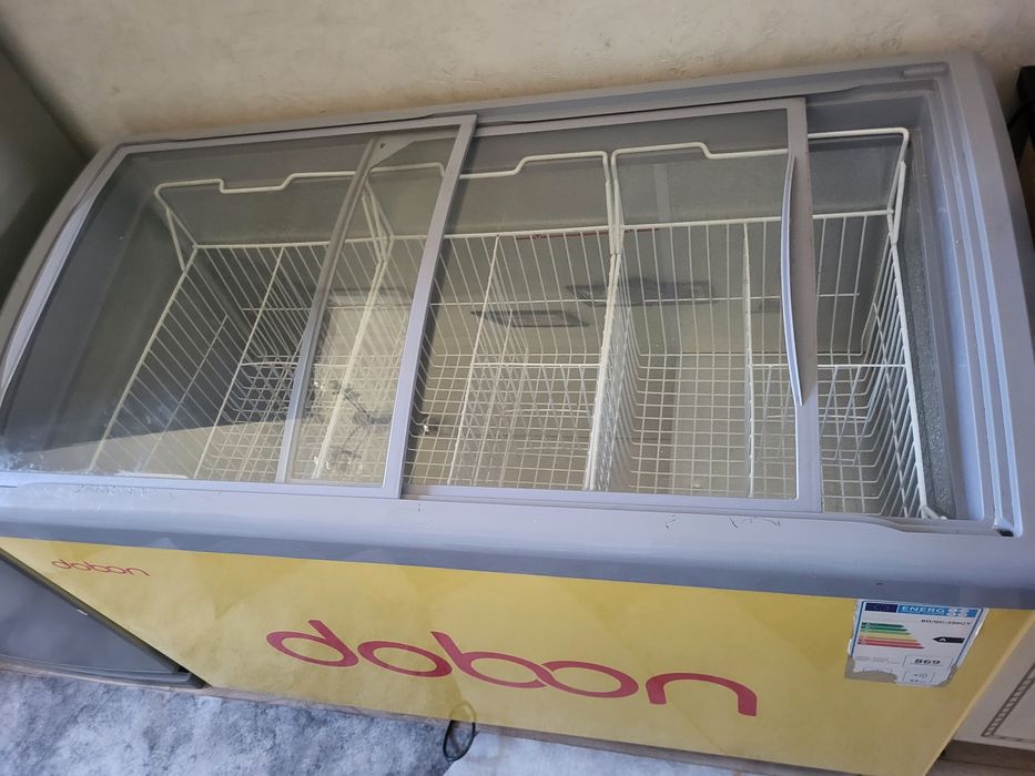 Морозильник большой