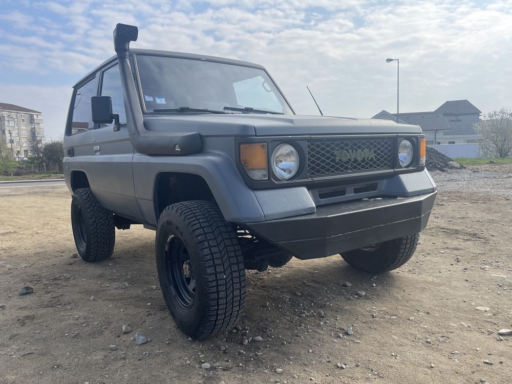 Toyota Land Cruiser J70 2.4 TD  Autoutilitara.