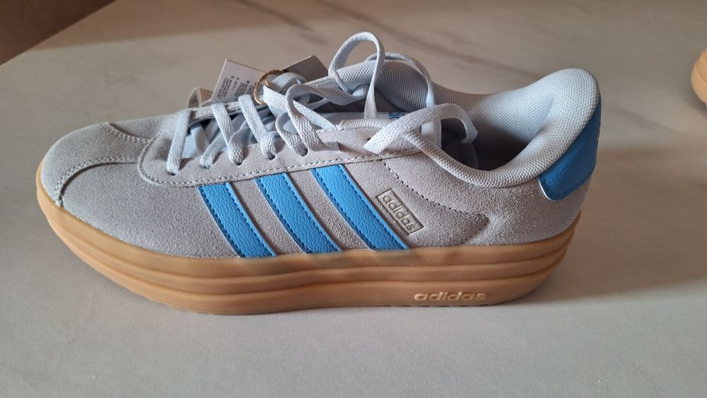 Vând adidași Adidas Vl court