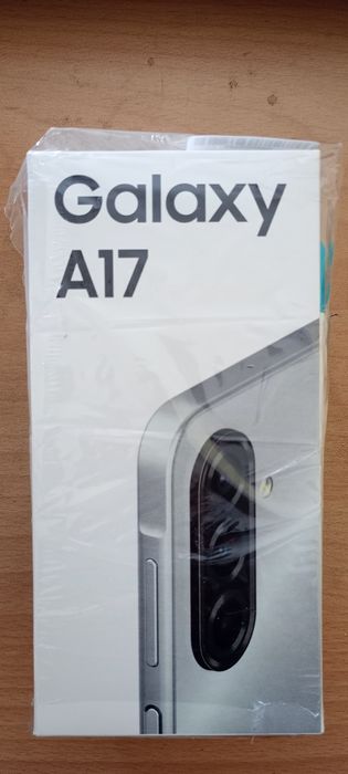 Продавам нов Смартфон Samsung Galaxy A17, Dual SIM, 4GB RAM, 128 gb 5g