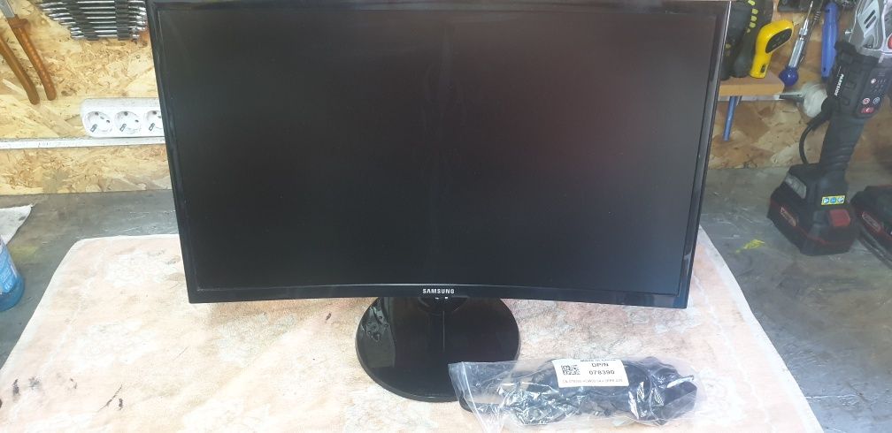 Monitor curbat Samsung HDMI 24" display defect