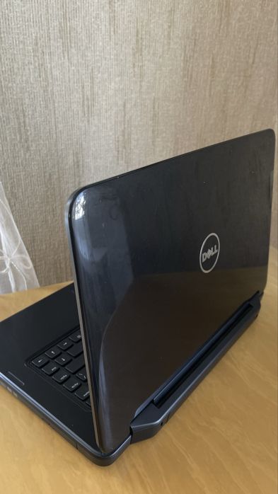 Продам Dell Inspiron 3520