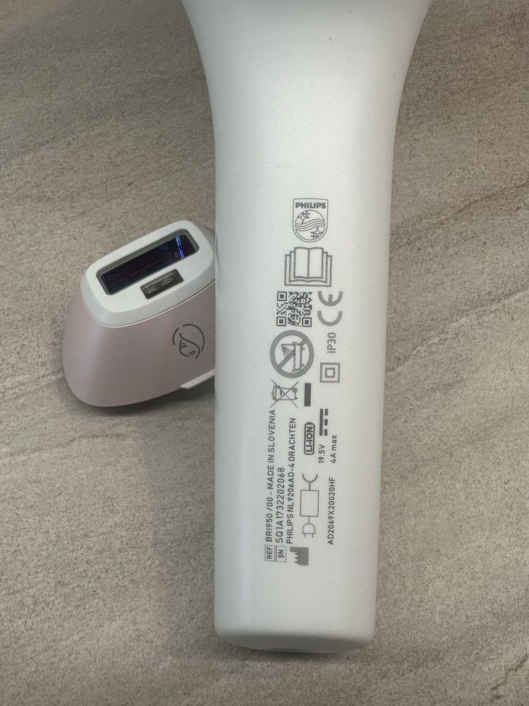 Фотоепилатор Philips Lumea BRI950/00