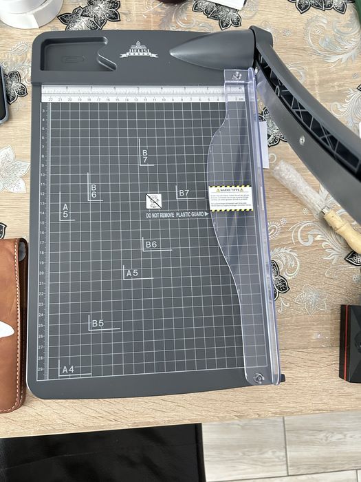 Ghilotina A4 - ideal pentru hartie sau caryon