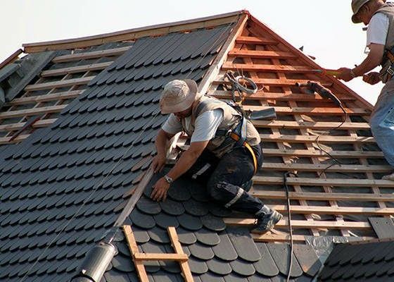 Executăm acoperisuri terase făișoare mansarde Dulgherie reparați