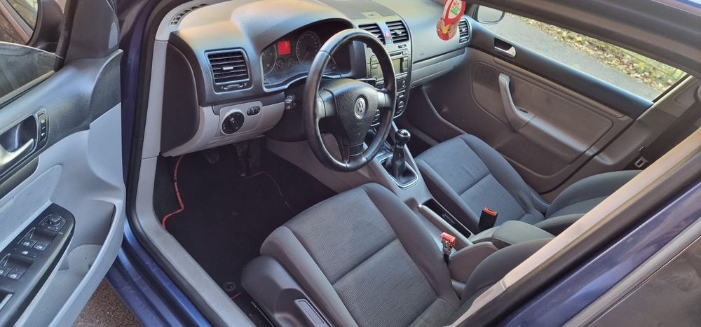 Vând Vw Golf 5 1.9 diesel