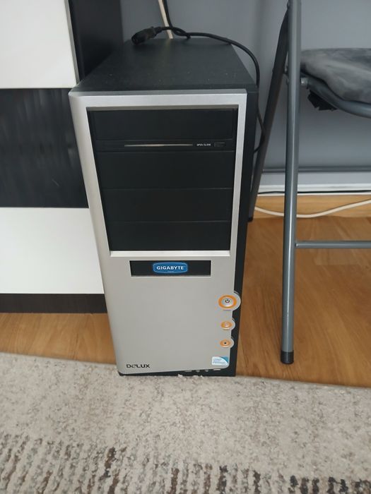 Vând unitate PC ddr2