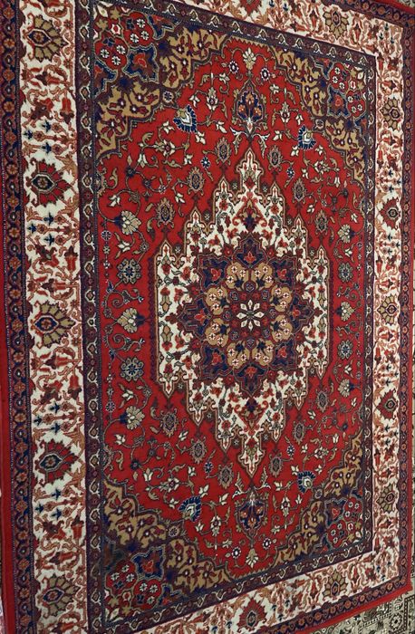 Ковры 2 штуки б/у в очень хорошем состоянии