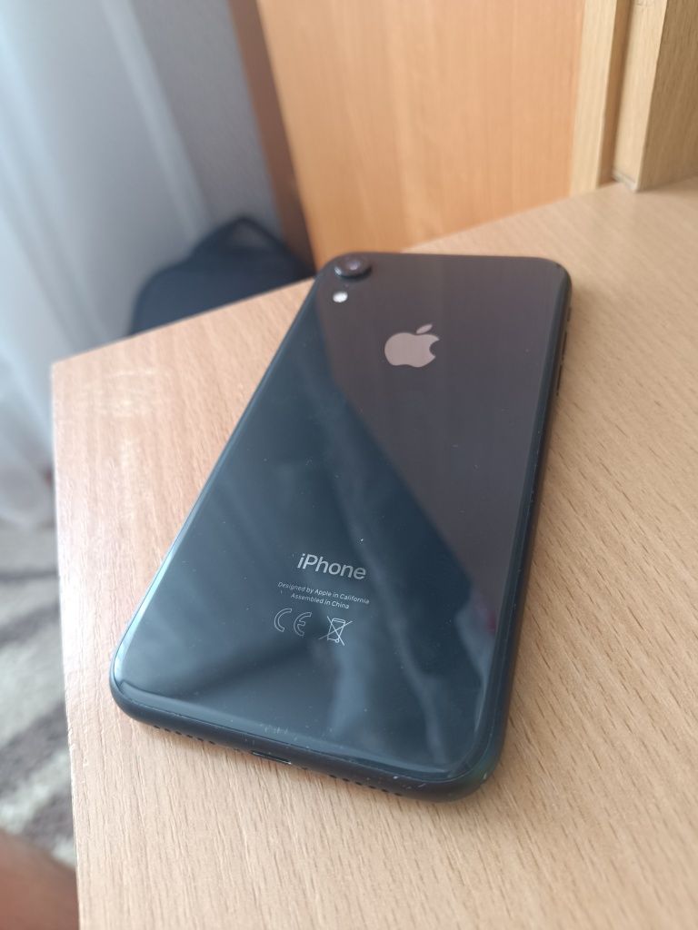 iPhone xr ,64 GB