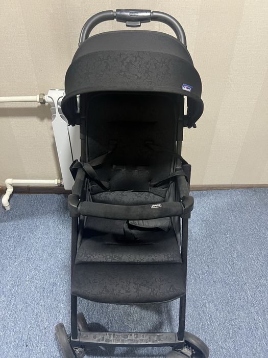 Продается коляска chicco, очень удобная и легкая коляска