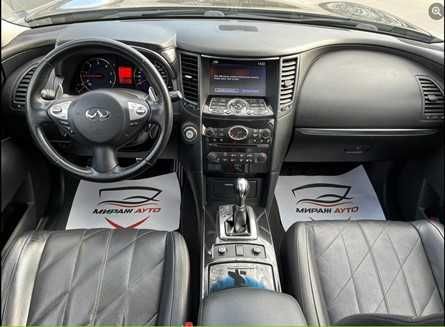 Infiniti FX30d един собственик
