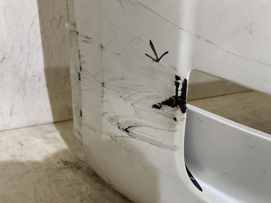 Bara fata Tesla Y, 2021, 2022, 2023, 2024.