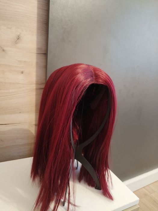 Vând peruci în stare foarte buna