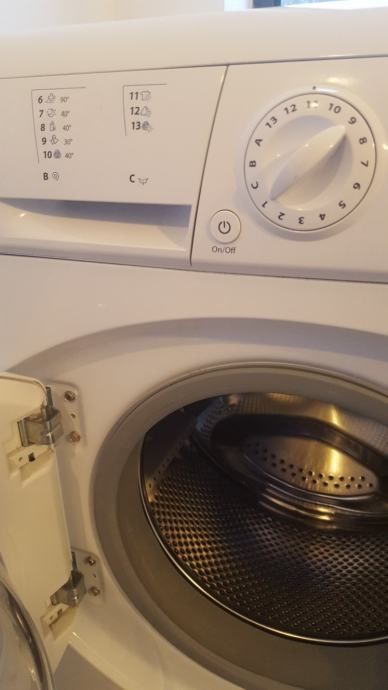 Mașina de spălat Hotpoint Ariston cu uscator