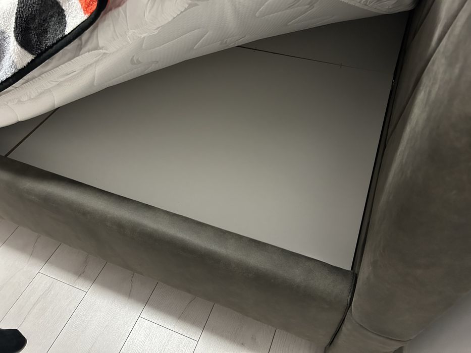 Pat dormitor, matrimonial, tapitat, gri, 200x160 cm cu saltea inclusa