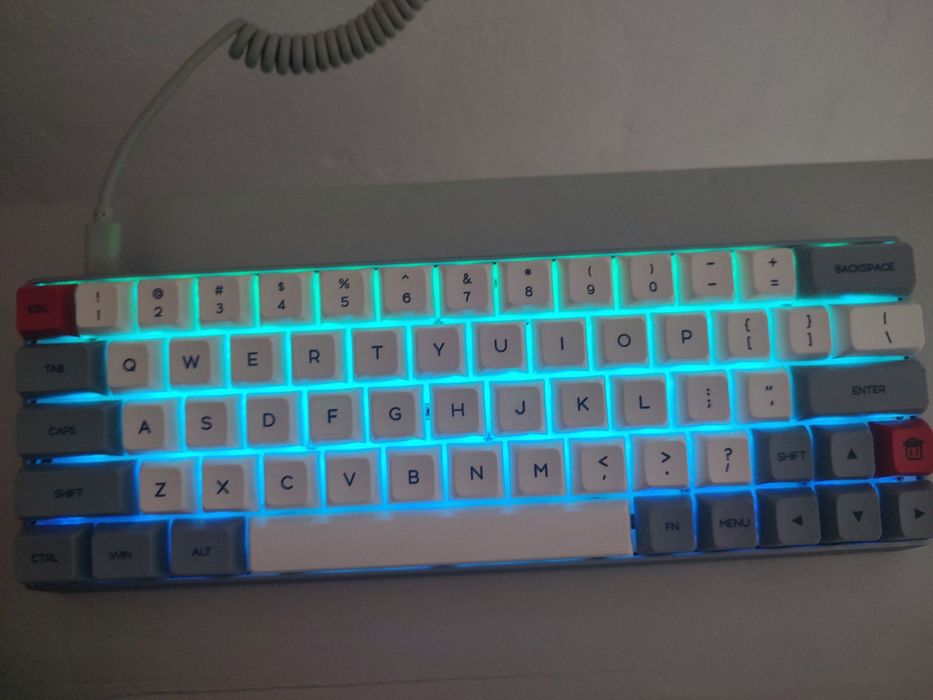 Tastatura mecanica bază aluminiu