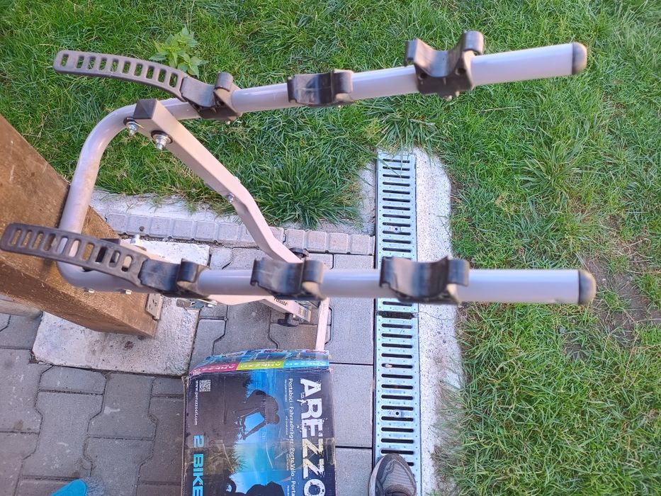 Se vinde suport 3 biciclete pe cârlig