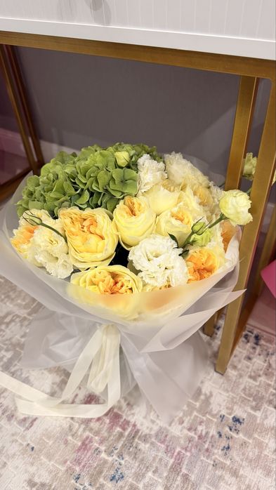 Очень красивый букет из необычных шикарных  цветов всего за 8000