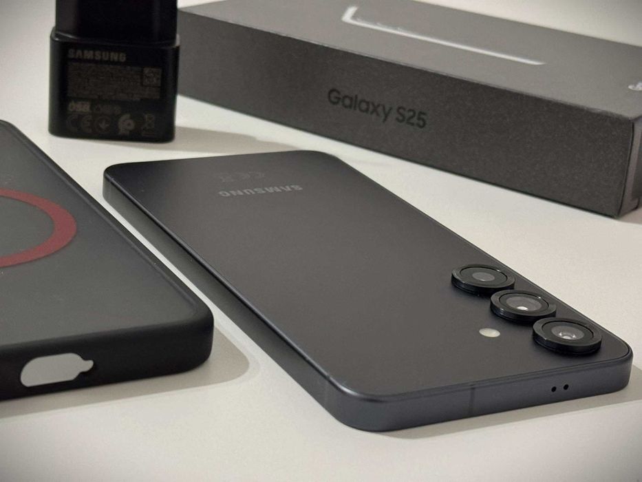 Бартер! Нов! Galaxy S25 256/12GB BlueBlack (Черен) + Адаптер